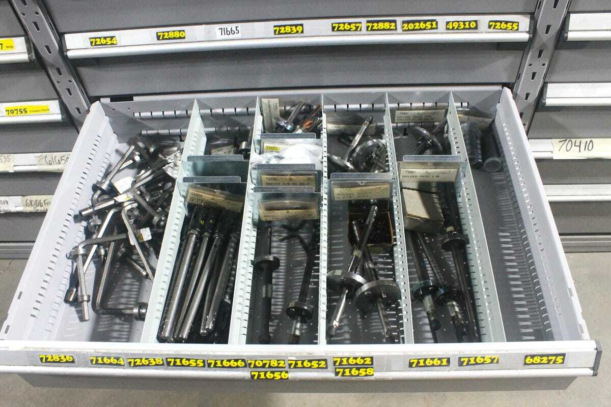 Open drawers showing customizable partitions and dividers